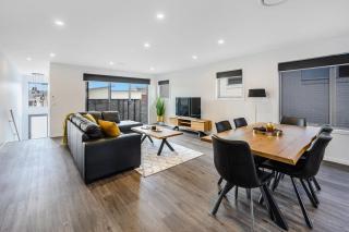 Villa 4 NEW 3Bed 2 Bath - Warrane - 9