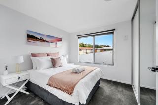 Villa 4 NEW 3Bed 2 Bath - Warrane - 6