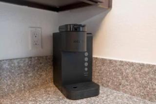 2BR Hollywood Apt Deluxe - 2