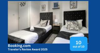 Home near Airport, Private Parking, WiFi, Netflix , Pets welcome, Sleeps 7 - - 0