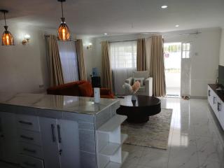 MG's Mountain Nest - Luxury Two-bedroom all-ensuite in Nanyuki - Private Compound - 4