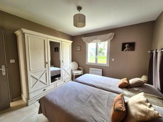 Seafront holiday home with garden in Denneville - Denneville - 2