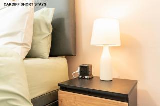 Stylish Abode Near Centre Ideal for Long Stays! - 3