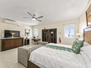 Hospitality Expert BTS 7 - Pool Beach & Bar - 1