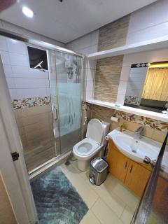 Central BGC - Spacious Modern 2 bedrooms 2 bathrooms with Balcony - Manila - 5