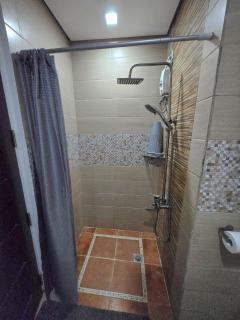 Central BGC - Spacious Modern 2 bedrooms 2 bathrooms with Balcony - Manila - 4