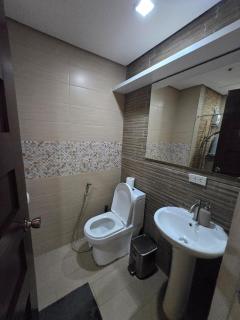 Central BGC - Spacious Modern 2 bedrooms 2 bathrooms with Balcony - Manila - 3