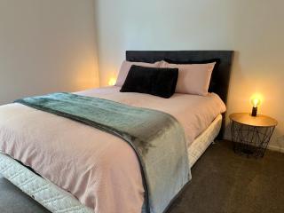 - Te Aroha Lakeview - - Queenstown - 3