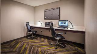 Best Western Plus Bay City Inn & Suites - 4