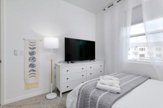 Modern Disney Retreat, 5BR Magic Home - 7