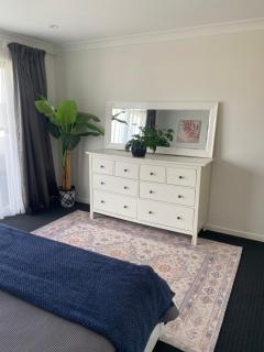 Bay side living - Redcliffe - 3