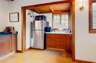 Serene Retreat with Hot Tub - Fire Pit - Deck - Forestville - 2