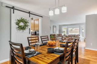 Large Family-Friendly Home on NW Side - Dogs OK - 8