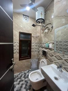 Cozy Luxury Retreat - 8