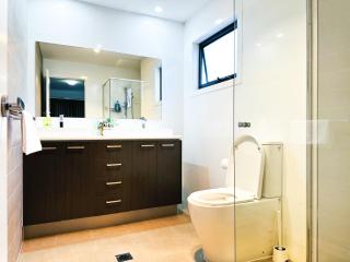 Entire home in Austral, Australia - Austral - 2