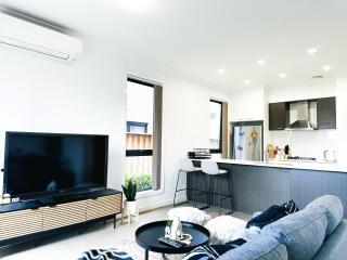 Entire home in Austral, Australia - Austral - 9