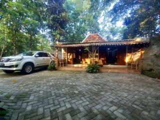 pLataRan houSe - Jarakan - 5