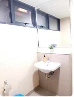 F1-13-21 Blue LagoonTamarind2Queed BedWIFINETFLIXFreeParking - Cyberjaya - 4