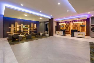 La Quinta Inn & Suites by Wyndham DeSoto - 6