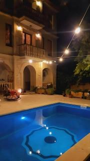 Monument Guesthouse - 9