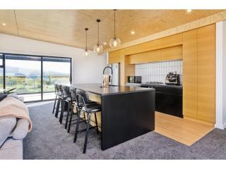 Southern Breeze - Colac Bay Beach House - 7