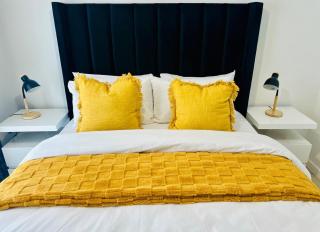 StayEase 3BR apartment with Pool Spa & Gym - 1