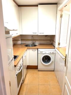 Apartamento completo tranquilo para 2 cerca del estadio Metropolitano de IFEMA recinto ferial y del aeropuerto de Madrid - Madrid - 1