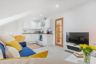 Top Floor Elegance 1 Bedroom - 7