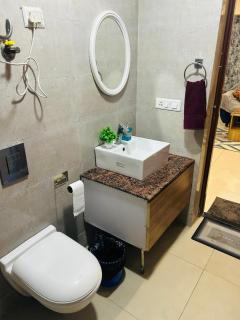 Antriksh homestays - Noida - 9