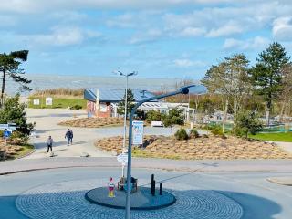 Duhner Allee 10, Litfaß 11 - 1