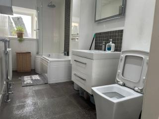 Seaside Home - Ardeer Square - 5