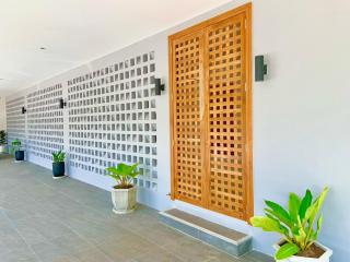 Ozone hotel khanom - - 4