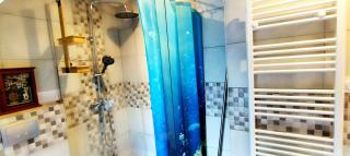 Coeur de granit rose, meublé alliant le charme de l'authentique breton et du confort, classé 3 étoiles, à 5mn de 13 plages de la réputée cote de granit rose - 2