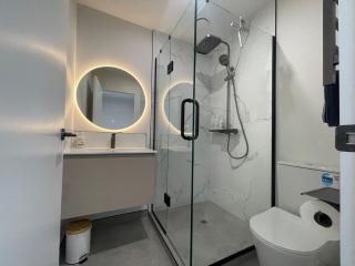 City Fringe Hideout - 2 Bed With Car Park - Christchurch - 4