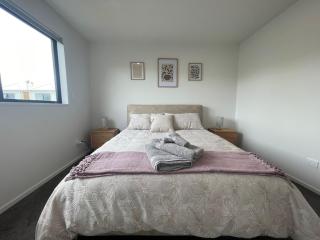 City Fringe Hideout - 2 Bed With Car Park - Christchurch - 2