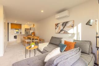 Brand New Luxury 3 Bed 3 Baths Family Getaway - Christchurch - 0