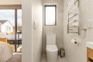 Brand New Luxury 3 Bed 3 Baths Family Getaway - Christchurch - 7