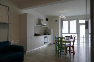 Holiday House - 4