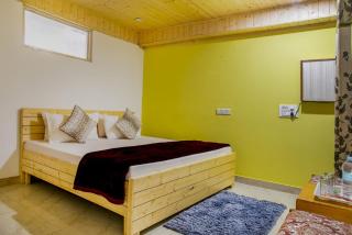 The Himalayan Heights I Best Seller Of The Year I Family Groups I Balcony Toy Train View I Serviced Apartments I Kasauli By ExoticStays - Kasauli - 1