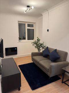 The Snug Nest - Modern 2 Bedroom Apartment - Belvedere - 2