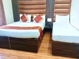 Hotel Novelty Inn - 2 min walk from Golden Temple - Amritsar - 4