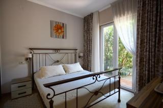 Boka Bay Apart with POOL - Gornji Orahovac - 4