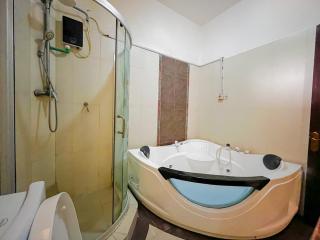 Omega Beachfront Luxury Apartments - Mombasa - 1