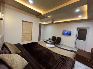 Hezzah Cottage - Srinagar - 1