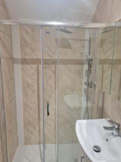 Cozy Detached Studio Retreat with Kitchen & Bath - Bletchley - 7