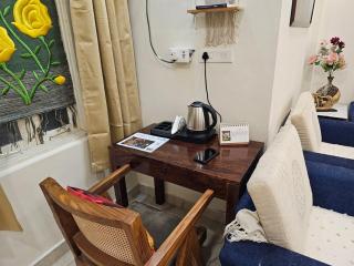 Ganga Ghat 2 BHK Apartment Near Kashi Vishwanath Temple With Parking And Lift - Varanasi - 6