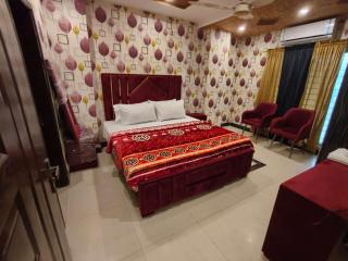 Royal Enclave Hotel - Lahore - 2