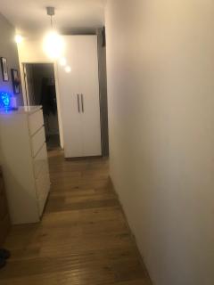 Entire 2-bedroom apartment with all you need - Reykjavik - 9