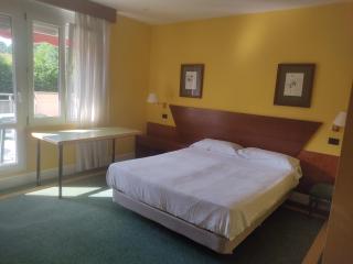 Habitación triple con bañera y terraza HOTEL SUITE MIOÑO - Castro Urdiales - 5