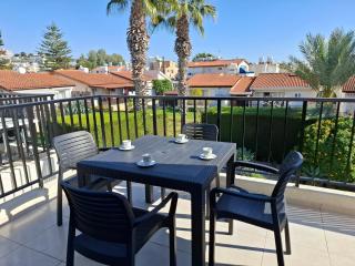 Cyking 2 bed Apartment with pool & 10 min to beach - 9